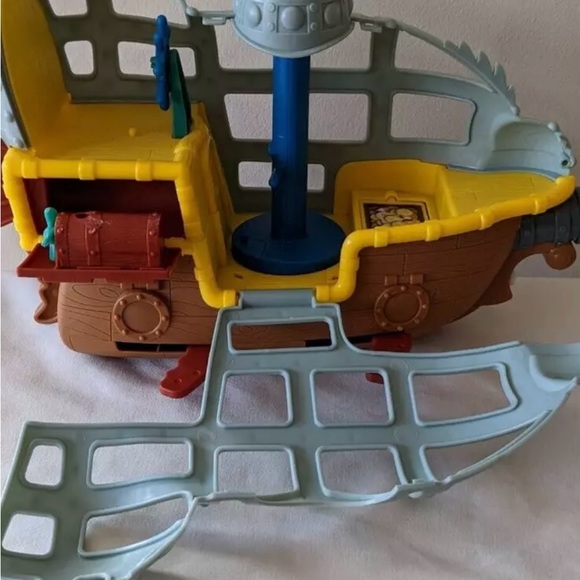 Jake & The Never Land Pirates Bucky's Submarine and Placemat - Picture 6 of 8